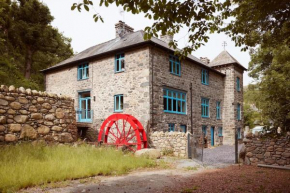 Ty Pandy Eclectic Luxury Family cottage in Rowen Sleeps 10